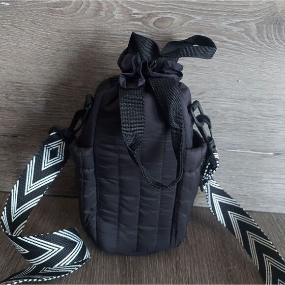 Nollia Quilted Nylon Water Bottle Holder - Picture 2 of 6